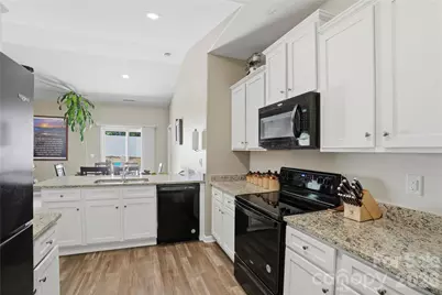 5221 Upton Place, Charlotte, NC 28215 - Photo 14