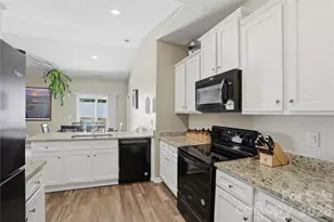 5221 Upton Pl, Charlotte, NC 28215 - Photo 14