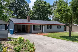 3246 21st Ave NE, Hickory, NC 28601 - Photo 1