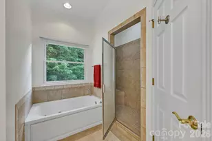 77 Carriage W Dr, Hendersonville, NC 28791 - Photo 22