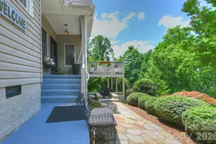 77 Carriage W Dr, Hendersonville, NC 28791 - Photo 2