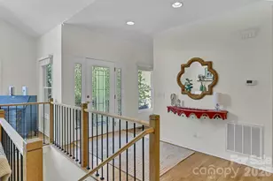 77 Carriage W Dr, Hendersonville, NC 28791 - Photo 8