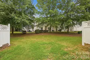 10618 Pointed Leaf Ct, Charlotte, NC 28213 - Photo 14