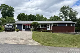 1928 Marigold Ln, Hudson, NC 28638 - Photo 1
