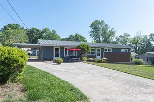 1928 Marigold Ln, Hudson, NC 28638 - Photo 2