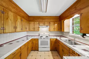 309 Oak Hill Rd, Candler, NC 28715 - Photo 16