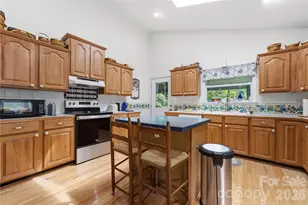100 Foresthill Ln, Whittier, NC 28789 - Photo 16