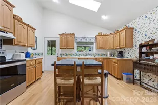 100 Foresthill Ln, Whittier, NC 28789 - Photo 18