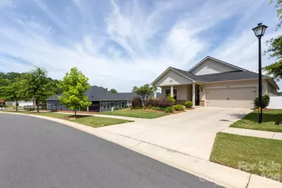 11809 Red Leaf Drive, Charlotte, NC 28215 - Photo 2