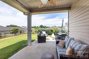 11809 Red Leaf Dr, Charlotte, NC 28215 - Photo 34