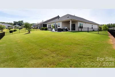 11809 Red Leaf Drive, Charlotte, NC 28215 - Photo 38
