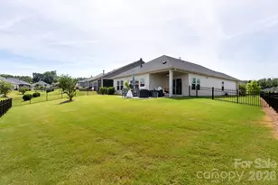 11809 Red Leaf Dr, Charlotte, NC 28215 - Photo 38