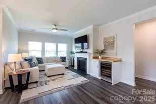 11809 Red Leaf Dr, Charlotte, NC 28215 - Photo 6