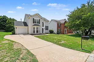 9806 Coriander Ct, Charlotte, NC 28215 - Photo 2