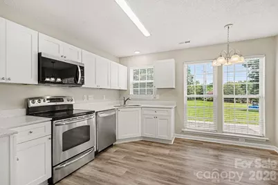 9806 Coriander Court, Charlotte, NC 28215 - Photo 6