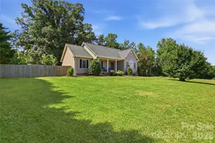 4795 Mountain Run Dr, Lenoir, NC 28645 - Photo 2
