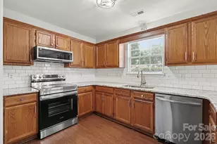 7518 Prindle Lake Dr, Charlotte, NC 28227 - Photo 8