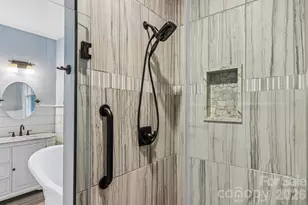 17 Hamilton Woods Ln, Etowah, NC 28729 - Photo 26
