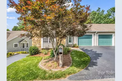 341 Laurel Park Place, Hendersonville, NC 28791 - Photo 2