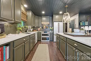 3819 Flat Mountain Rd, Highlands, NC 28741 - Photo 18