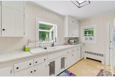 629 Bailey Street, Mars Hill, NC 28754 - Photo 8