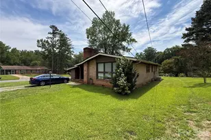 3930 Fircrest Dr, Charlotte, NC 28217 - Photo 2