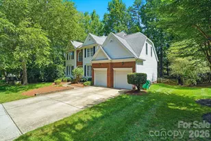 7711 Abbotsinch Ct, Charlotte, NC 28269 - Photo 2