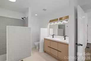 385 Chunns Cove Rd, Asheville, NC 28805 - Photo 12