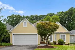 4123 Fairway Downs Ct, Charlotte, NC 28277 - Photo 2