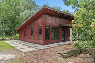 39 Wolf Rd, Asheville, NC 28805 - Photo 1