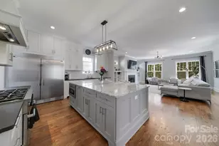 3015 Commonwealth Ave, Charlotte, NC 28205 - Photo 6