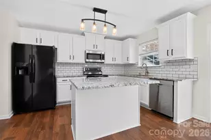 2043 Grimley Ln, Fort Mill, SC 29707 - Photo 10