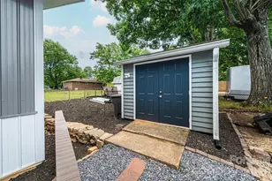 233 Eastside Dr, Statesville, NC 28625 - Photo 36