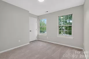 10304 Shady Rest Ln, Charlotte, NC 28214 - Photo 6