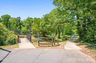 3960 Bristol Dr, Charlotte, NC 28208 - Photo 24