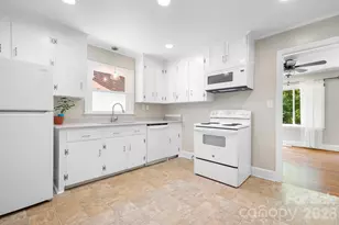 3960 Bristol Dr, Charlotte, NC 28208 - Photo 14