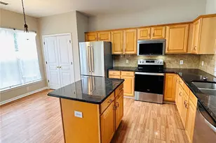 8419 Heron Glen Dr, Charlotte, NC 28269 - Photo 2