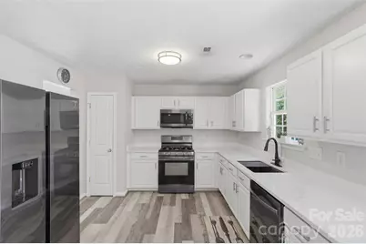 4923 Eagle Creek Drive, Charlotte, NC 28269 - Photo 10
