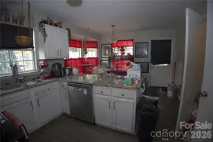 6000 Bayswater Ln, Charlotte, NC 28212 - Photo 8
