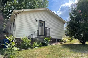 1238 12th St NE, Hickory, NC 28601 - Photo 2