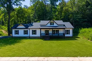 60 Charlotte St, Franklin, NC 28734 - Photo 1
