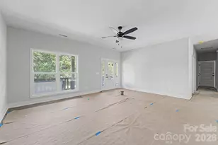 60 Charlotte St, Franklin, NC 28734 - Photo 8