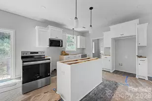 60 Charlotte St, Franklin, NC 28734 - Photo 12