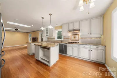 15 Carriage Court, Hendersonville, NC 28791 - Photo 18