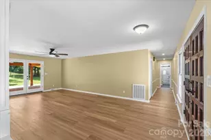 4024 Wandering Ln NE, Hickory, NC 28601 - Photo 4
