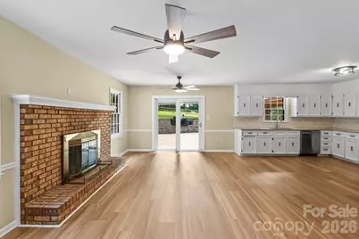 4024 Wandering Lane NE, Hickory, NC 28601 - Photo 6
