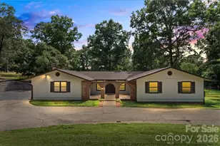 4024 Wandering Ln NE, Hickory, NC 28601 - Photo 2