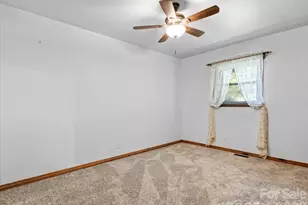39 Hawthorne Ln, Burnsville, NC 28714 - Photo 24