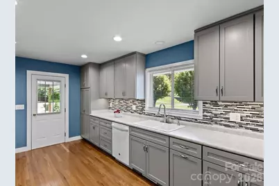 39 Hawthorne Lane, Burnsville, NC 28714 - Photo 10