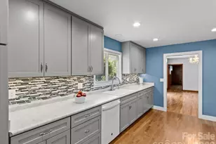 39 Hawthorne Ln, Burnsville, NC 28714 - Photo 8
